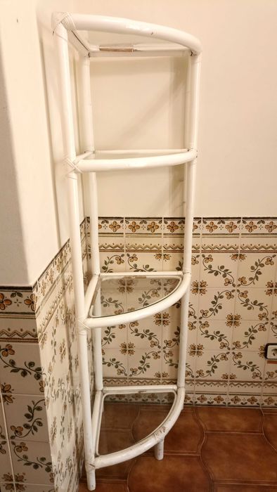 Estante Canto Branca Bambú e Vidro