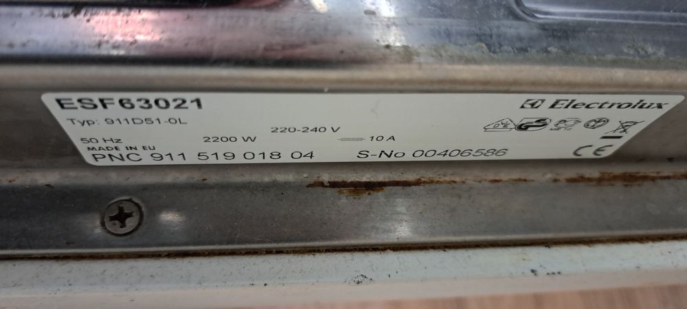 Посудомийна машина Electrolux ESF63021