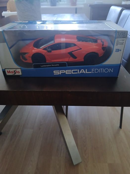 Lanborghini Revuelto escala 1.18