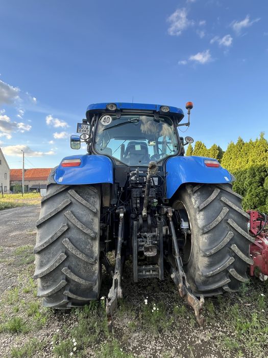 New Holland. T7.220