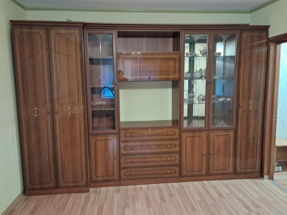 Продам красивую стенку