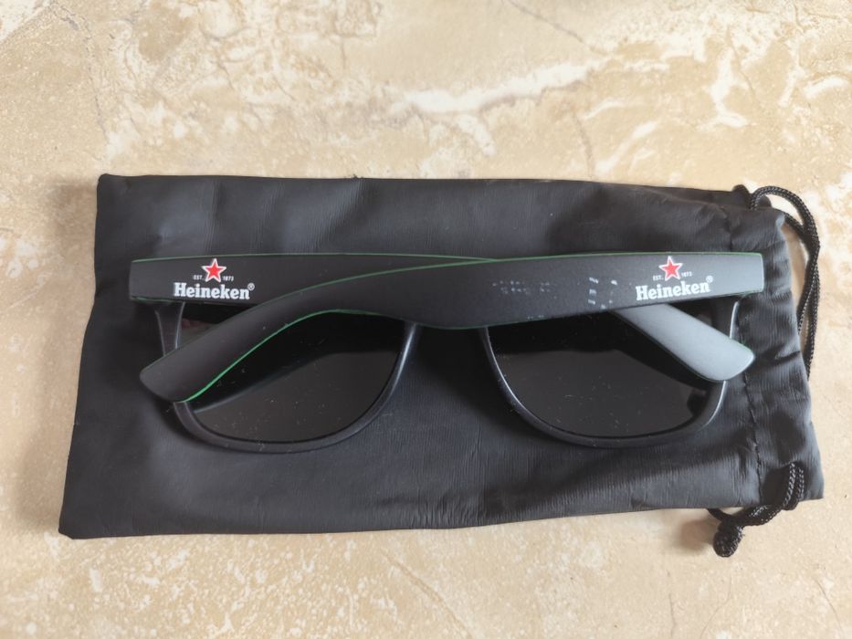 Óculos de sol Heineken usado