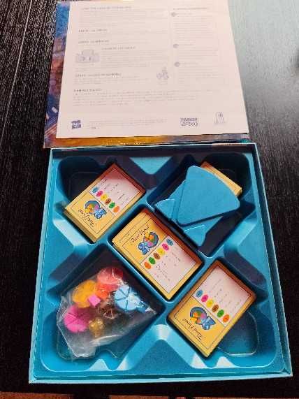 jogo trivial pursuit + jogo de xadrez