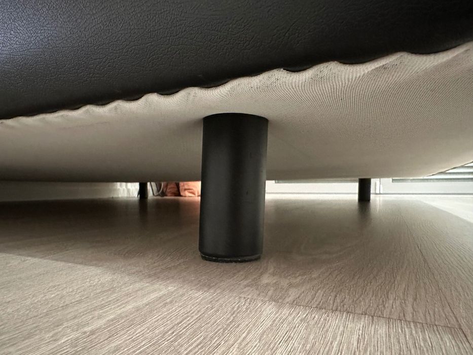 Sommier rígido preto