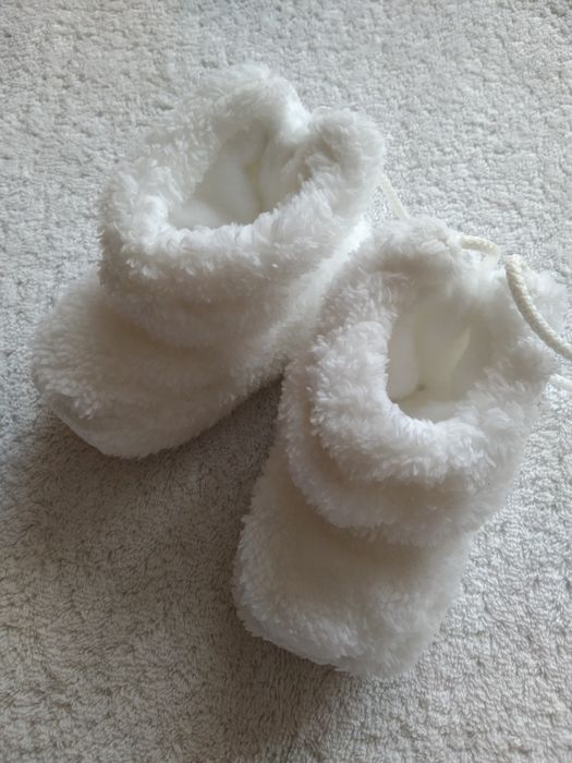 Buciki buty niechodki sandały do chrztu