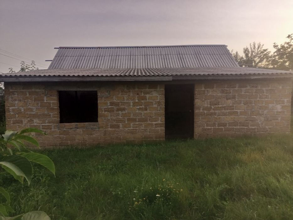 Продам будинок  Вінницька обл смт Теплик.