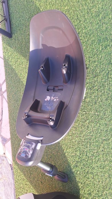 Cadeira Auto Cybex Sirona M2 c/ Isofix -0-4 anos (vira nos 2 sentidos)