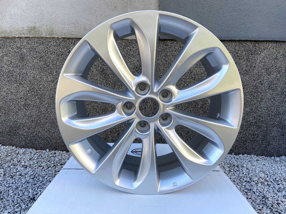 Felga aluminiowa 18x7.5 5x114.3 ET48 73.1 ZY802