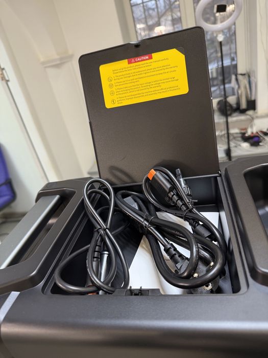 Зарядна станція Oukitel P2001E Plus 2400W