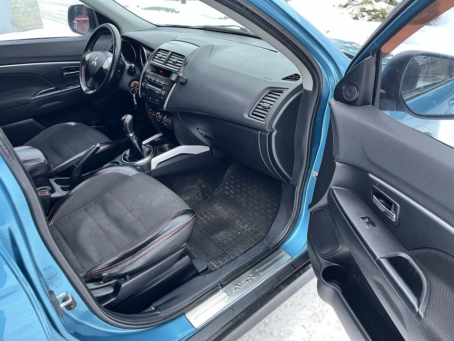 Mitsubishi ASX 2011 року