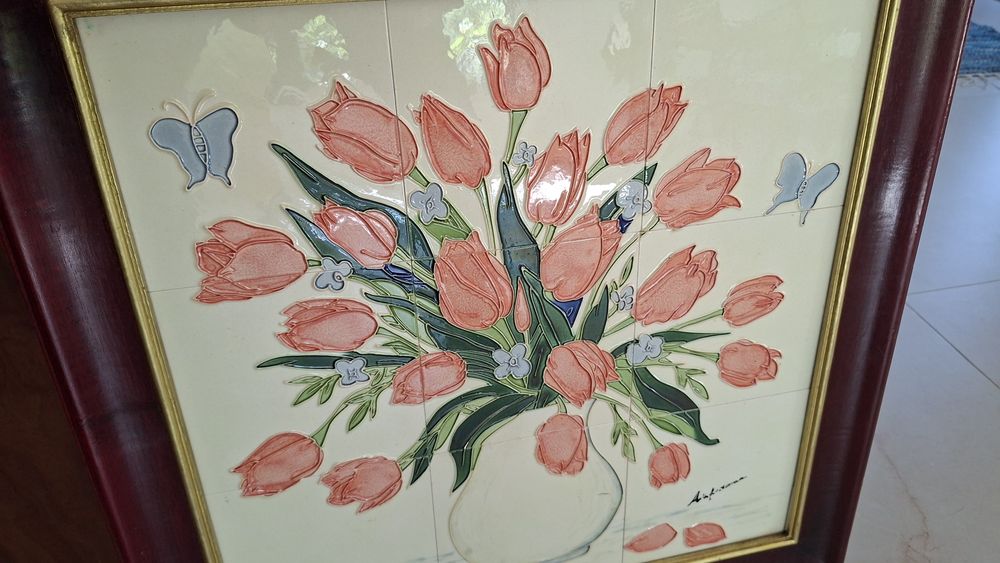 Quadro com painel de azulejos assinado