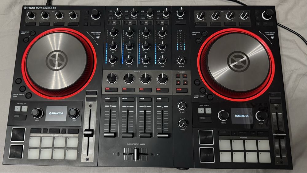 Контроллер Traktor s4 mk3