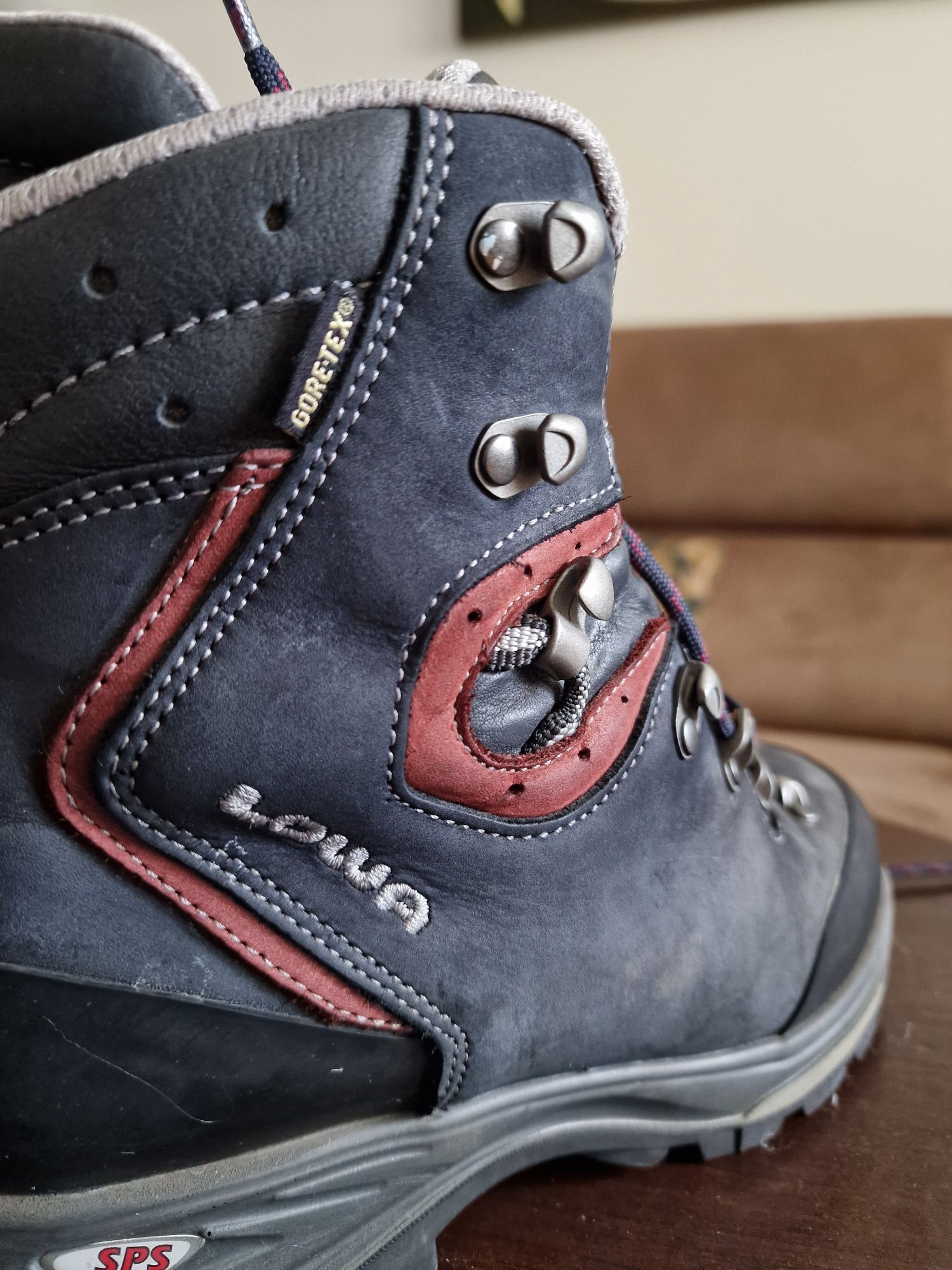 Lowa albula online