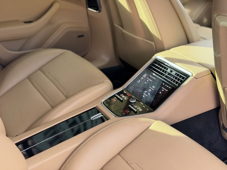 Porsche Panamera 4 E-Hybrid