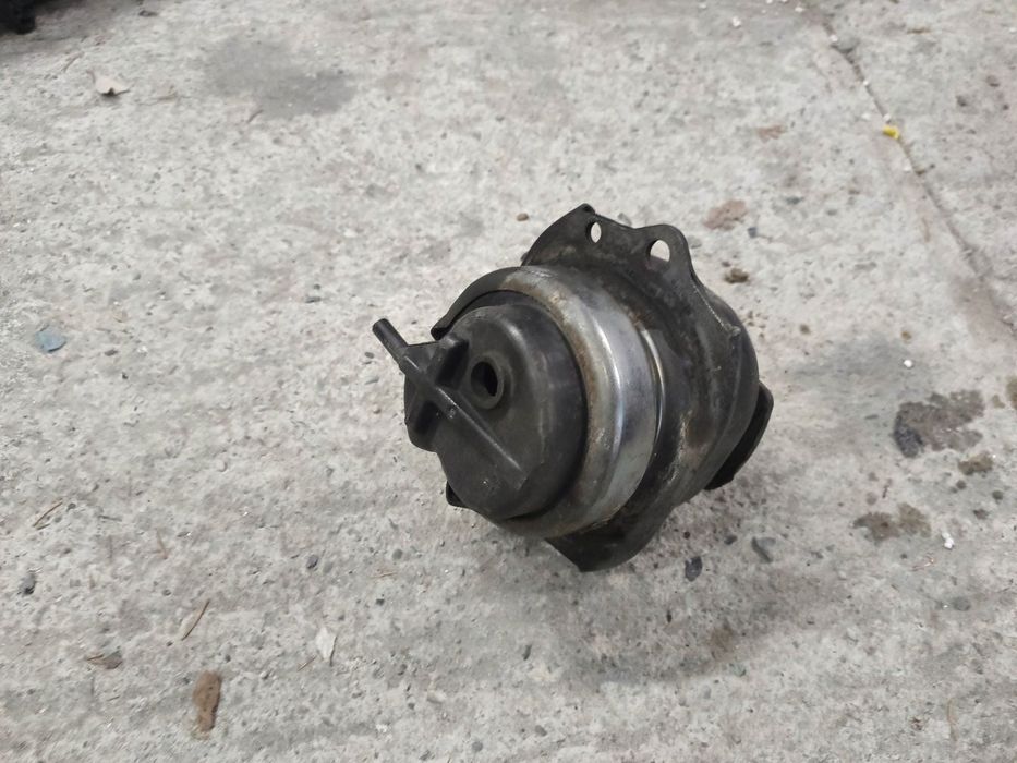 PODUSZKA SILNIKA BMW X5 E70 4.0 D P679541801