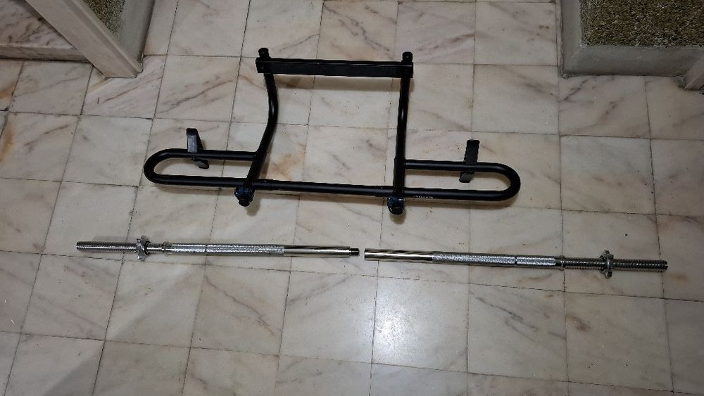 Barra de rosca musculação 155cm x 28mm Grip de 31mm. Barra desmontavel + Barra elevação porta amovível e com regulagem