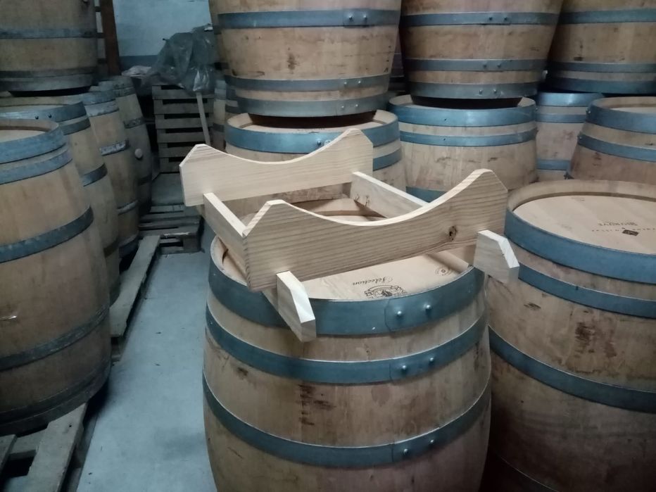 Suportes em Madeira para Barris