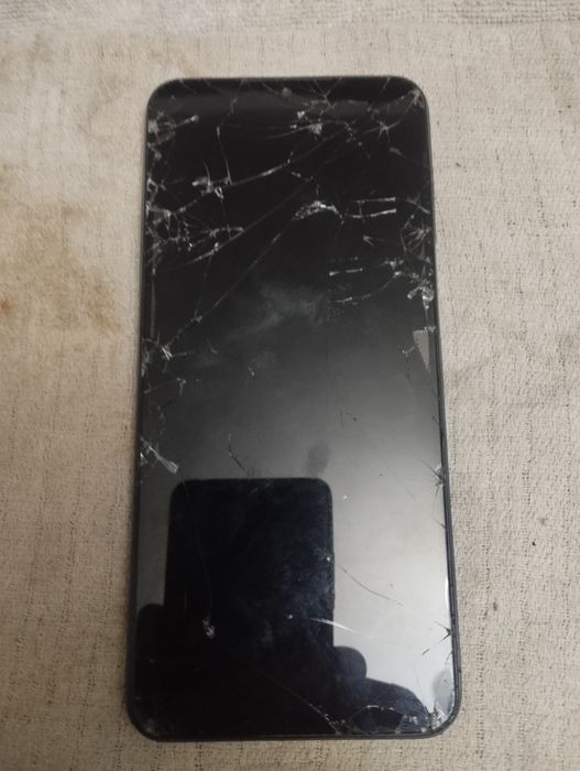 Продам телефон самсунг А13 на 64 назапчастини