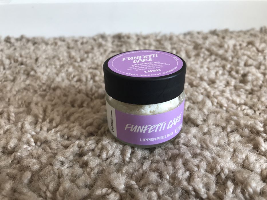 Lush peeling do ust Funfetti Cake scrub 25g