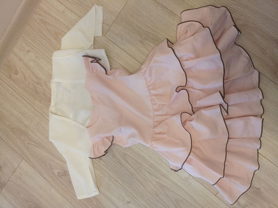 Sukienka z bolerkiem