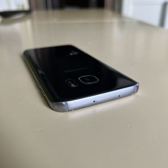 смартфон Samsung Galaxy S7