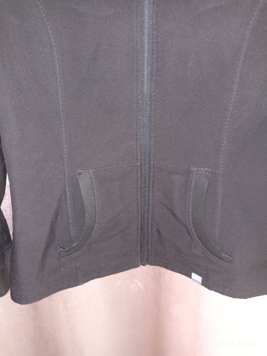 Czarna kurtka Softshell