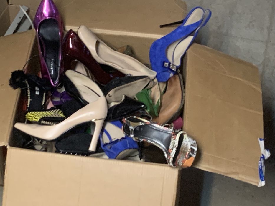 Dezenas de sapatos e botas, várias marcas vendo a totalidade!