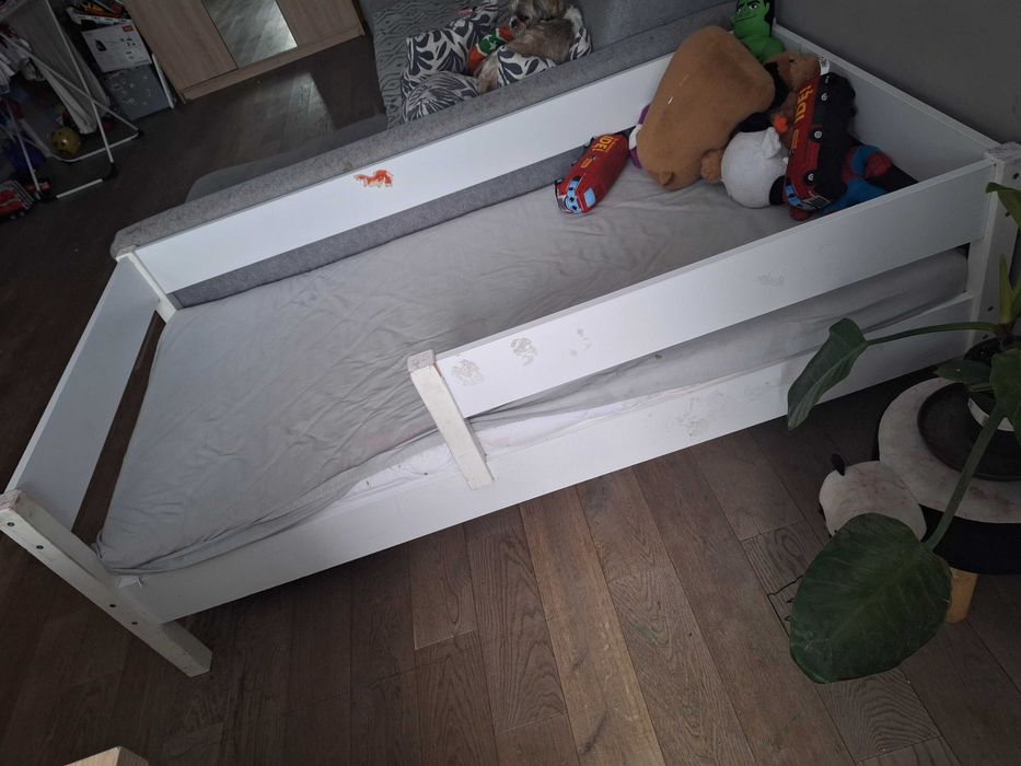 Lożko dziecięce z materacem