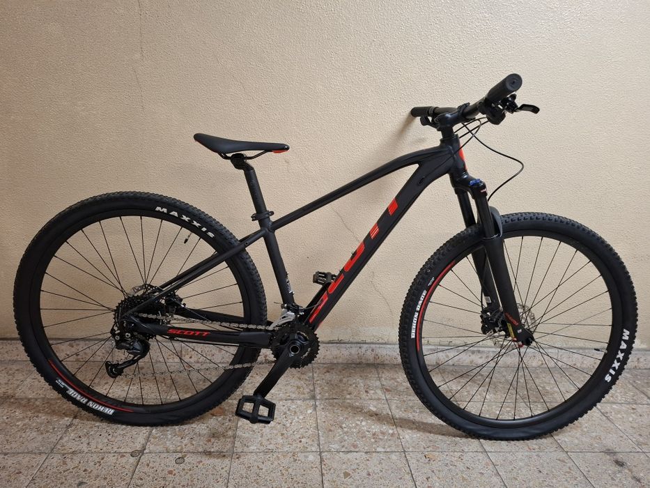 Bicicleta Scott Aspect 940 - preta e vermelha - NOVA