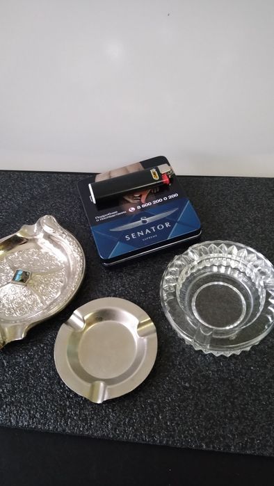 Пепельницы стеклянные.