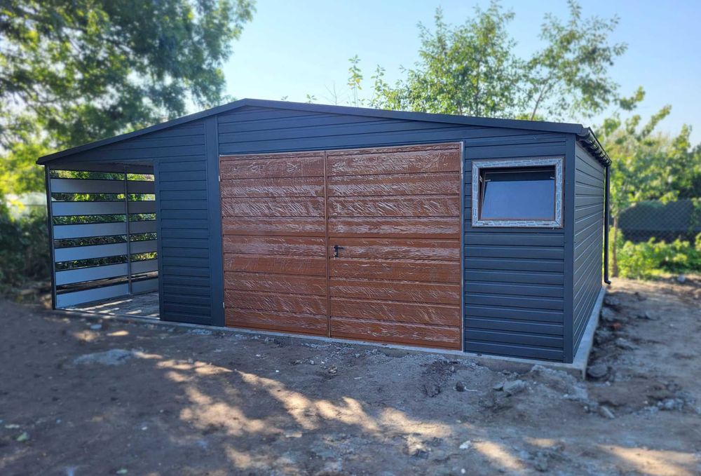 Garaż blaszany dwuspadowy + wiata panelowa 6×5 antracyt + drewno