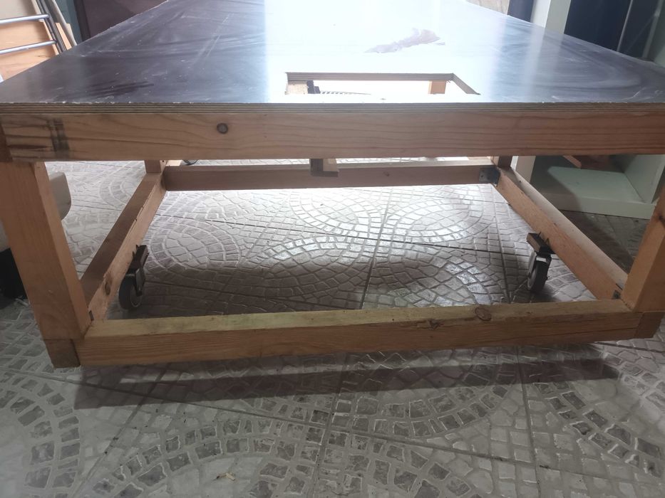 Mesa/ bancada de apoio