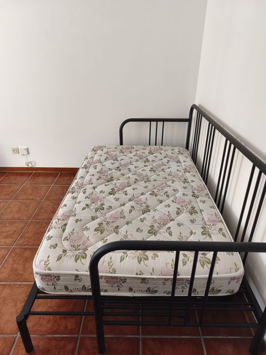 Cama de Metal retrátil