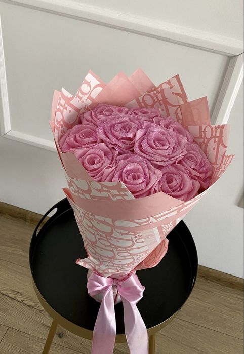 Bukiet Wiecznych Róż ze Wstążki Satynowej