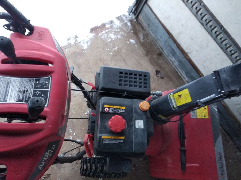 Odśnieżarka spalinowa Oleo-Mac ARTIK 62 ELD