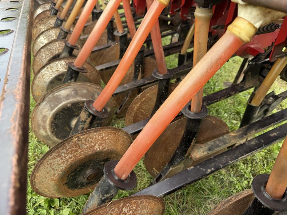 Сівалка зернова дискова причіпна 2.5м SIMULTA JUNKKARI 2500 Каток (сз)