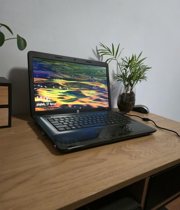 Hp 2000 Laptop Notebook piano black czarny 6Gb Ram