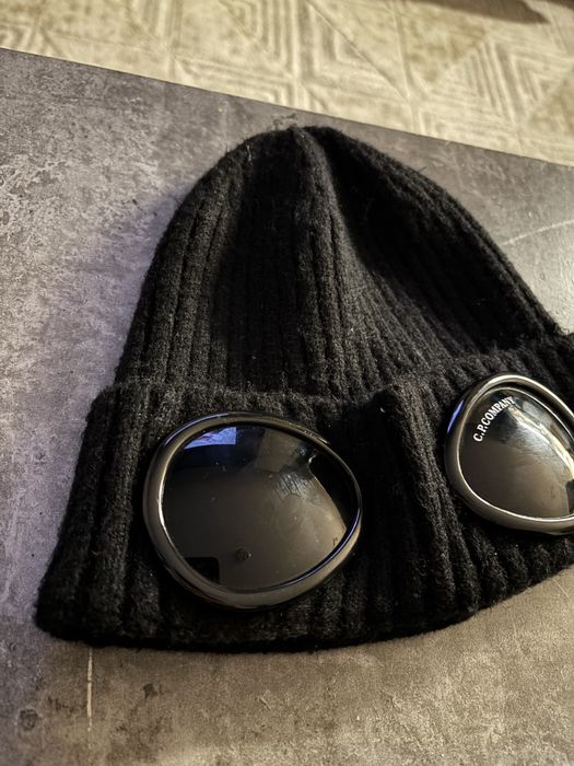 Czapka wełniana Cp company ze szkiełkami