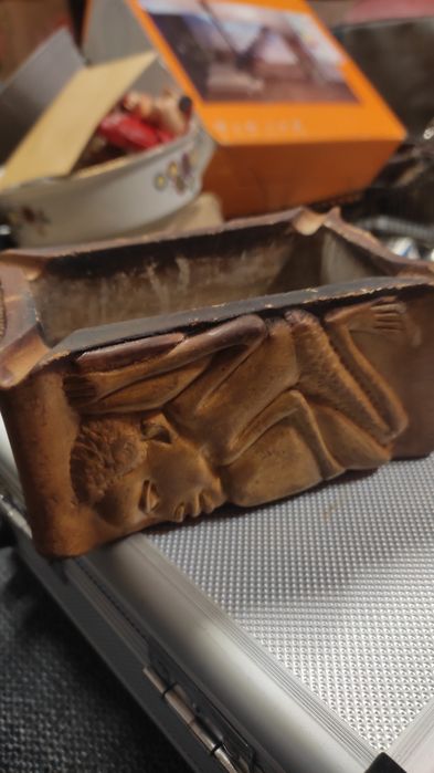 Stara stylowa popielniczka