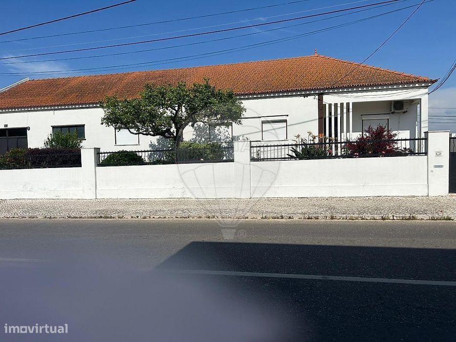 Moradia T4 para venda