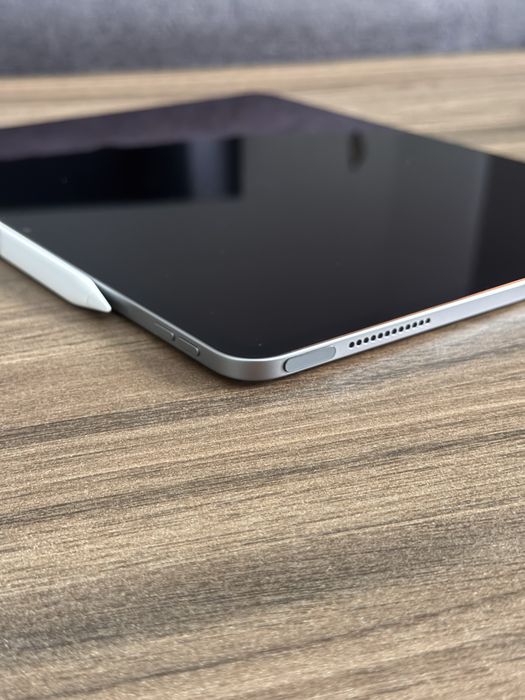 iPad Air 13” M2 256GB + Apple Pencil Pro + Capa