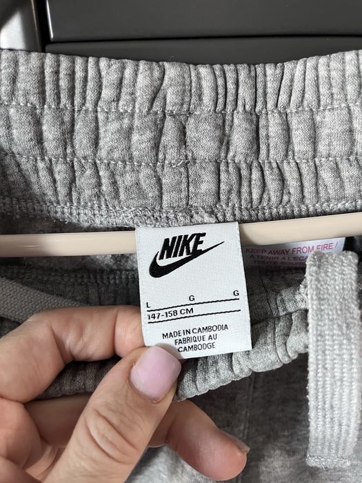 Spodnie dresowe Nike r.152