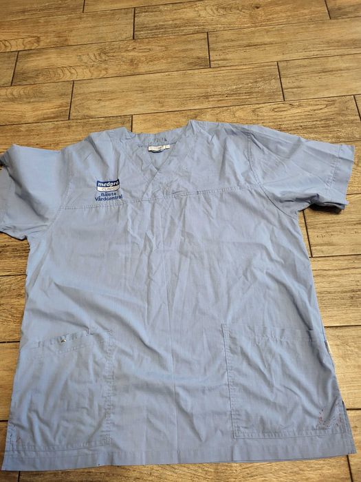 Bluza medyczna niebieska