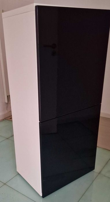 Aparador Vertical IKEA BESTÅ – Preto Brilhante