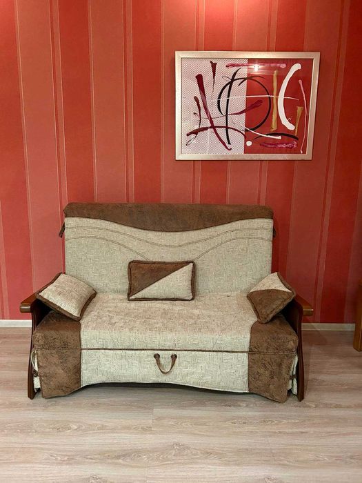 Диван єврокнижка з нішею для білизни