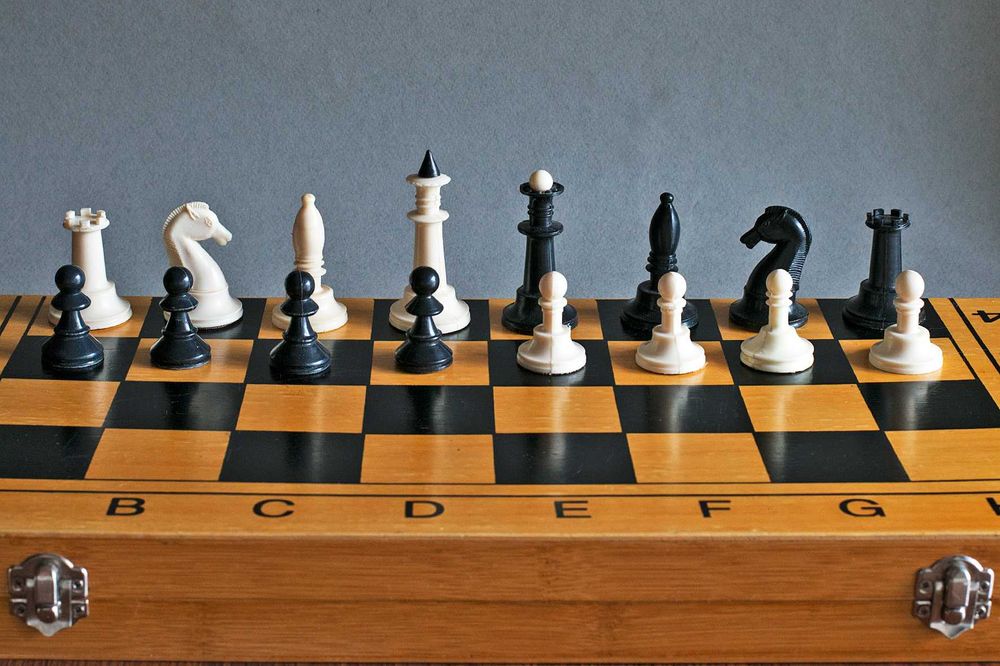 Продаю шахматы советских времен.