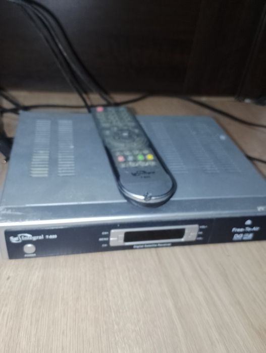 Супутниковий тюнер