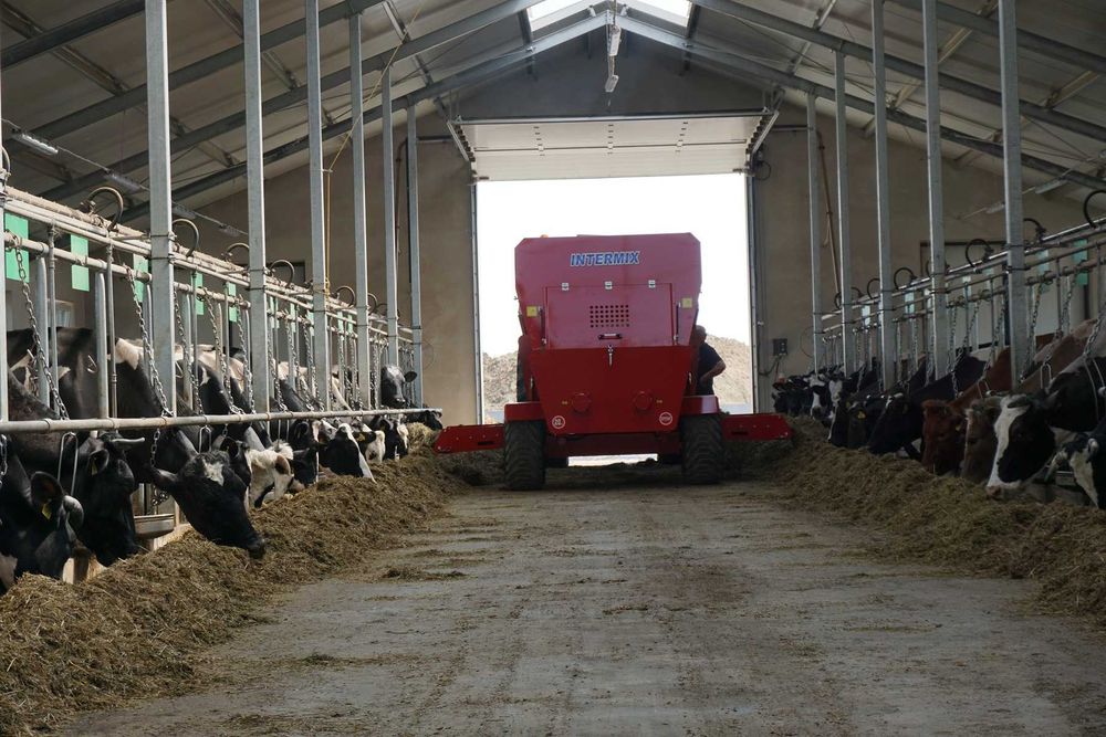 Poziomy paszowóz, wóz paszowy INTERMIX R12 Premium