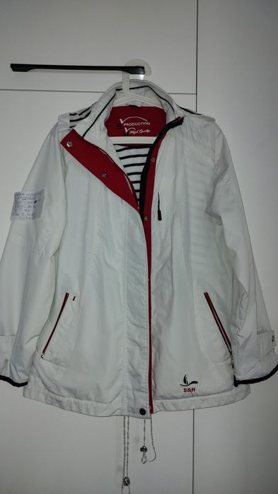 Bardzo ładna kurtka wiosenna wiatrówka z kapturem biust 112/4