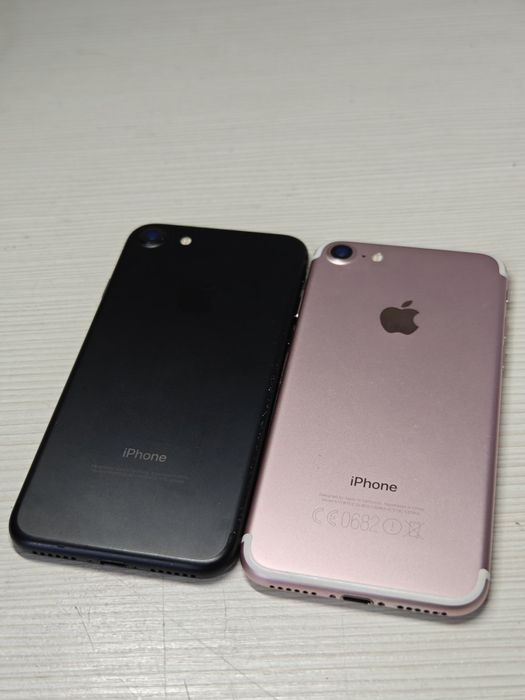 Продам два iphone 7